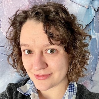 Julie Aprill head shot